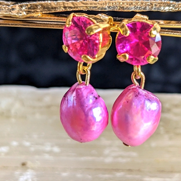 Genuine Pink Ruby 2.55 Carats & Pink Baroque Drop Down 18K Gold Plated Earrings - Picture 2 of 5